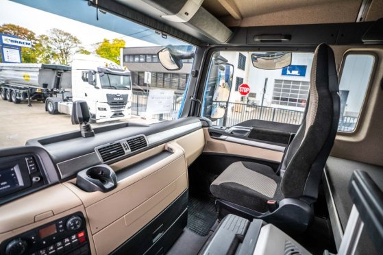 MAN TGX 18.420 XL BLS-INTARDER+HYDR. TGX 18.420 XL BLS-INTARDER+HYDR. 2017 2 Tractor Units image 24