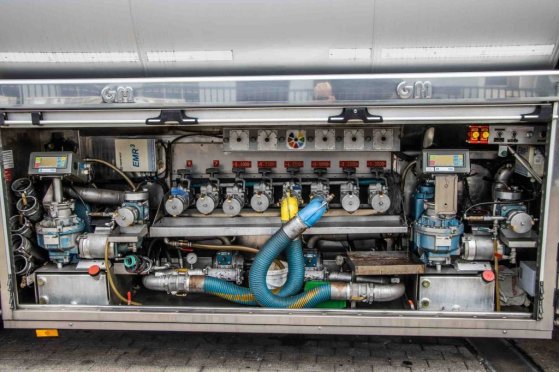 MERCEDES ACTROS 2544-MP3+MAGYAR INOX18.200L+17.700L/2X6COMP Mercedes-Benz ACTROS 2544-MP3+MAGYAR INOX18.200L+17.700L/2X6CO...