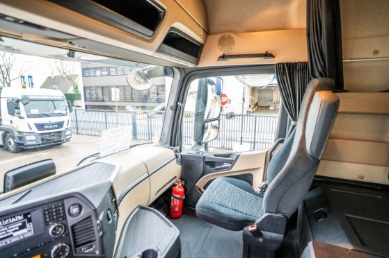 MERCEDES ACTROS 1848 LS + VOITH Mercedes-Benz ACTROS 1848 LS + VOITH 2019 2 Tractor Units image 54