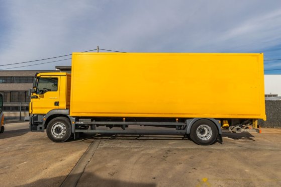 MAN TGM 18.250 BL + DHOLLANDIA 2T. TGM 18.250 BL + DHOLLANDIA 2T. 2015 2 image 9