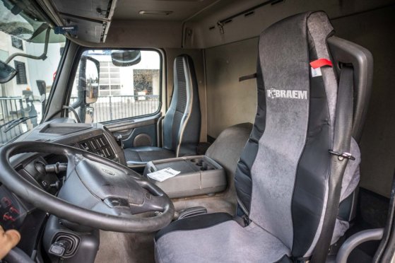 VOLVO FM 330-6x2-E5+10 pneus/tires+intarder FM 330-6x2-E5+10 pneus/tires+intarder 2010 2 image 99