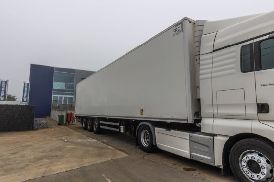 KASSBOHRER KASSBOHRER+CARRIER VECTOR 1550 MONO Kässbohrer KASSBOHRER+CARRIER VECTOR 1550 MONO 2017 2 Refrigerated semi tra...