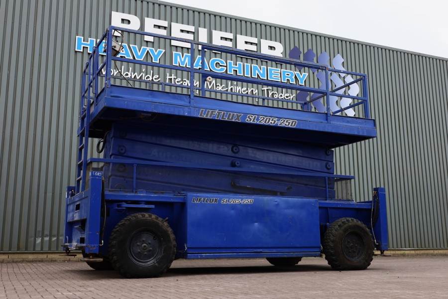 Liftlux SL205-25D4WDS/P Diesel, 4x4 Drive, Hydraulic Deck image