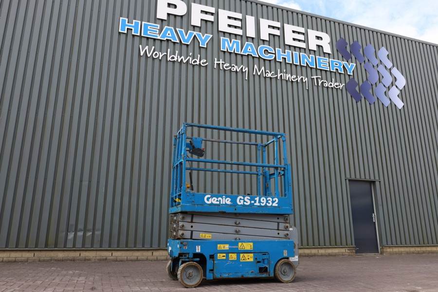Genie GS1932 Electric, Working Height 7.8 m, 227kg Capac image