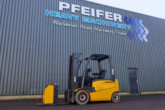 Jungheinrich EFG425K Electric, 2500kg Capacity, Lifting Height EFG425K Electric, 2500kg Capacity, Lifting Height 2009 2 Fo...