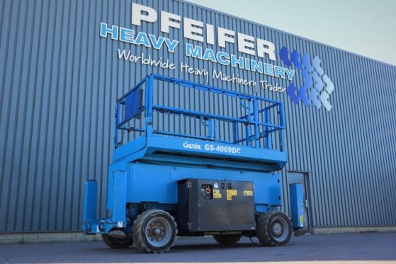 Genie GS4069DC Electric, 14m Working Height, 363kg Capac GS4069DC Electric, 14m Working Height, 363kg Capac 2014 2 Scissor...