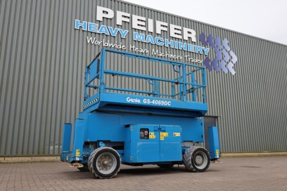 Genie GS4069 Electric, 14m Working Height, 363kg Capacit GS4069 Electric, 14m Working Height, 363kg Capacit 2014 2 Scissor...
