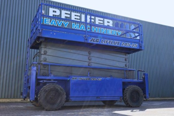 Liftlux SL245-25D 4WD Diesel, 4x4 Drive, 26.5m Working Hei Liftlux SL245-25D 4WD Diesel, 4x4 Drive, 26.5m Working Hei 2003...