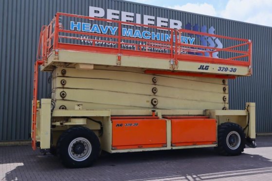 JLG SL320-30 Diesel, 4x4 Drive, 34m Working Height, 14 SL320-30 Diesel, 4x4 Drive, 34m Working Height, 14 2007 2 Scissor L...
