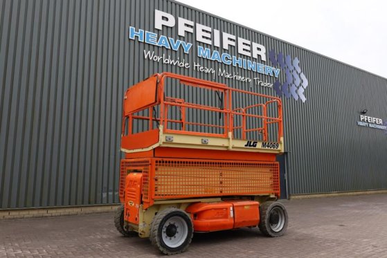 JLG M4069 Hybrid, 14.2m Working Height, 360kg Capacity M4069 Hybrid, 14.2m Working Height, 360kg Capacity 2010 2 Scissor L...