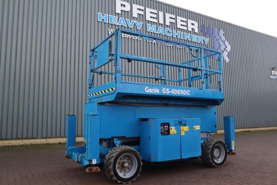 Genie GS4069DC Electric, 14m Working Height, 363kg Capac GS4069DC Electric, 14m Working Height, 363kg Capac 2014 2 Scissor...