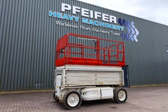 JLG 4069LE Electric, 14.2m Working Height, 360kg Capac 4069LE Electric, 14.2m Working Height, 360kg Capac 2008 2 Scissor L...