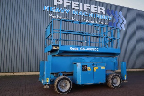 Genie GS4069 Electric, 14m Working Height, 363kg Capacit GS4069 Electric, 14m Working Height, 363kg Capacit 2014 2 Scissor...