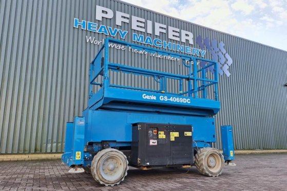 Genie GS4069DC Electric, 14m Working Height, 363kg Capac GS4069DC Electric, 14m Working Height, 363kg Capac 2015 2 Scissor...