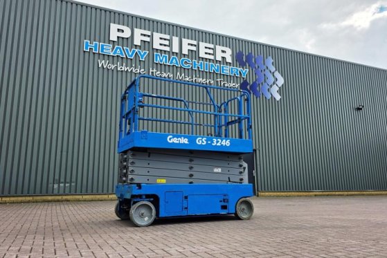 Genie GS3246 Electric, Working Height 11.75 m, 318kg Cap GS3246 Electric, Working Height 11.75 m, 318kg Cap 2015 2 Scissor...