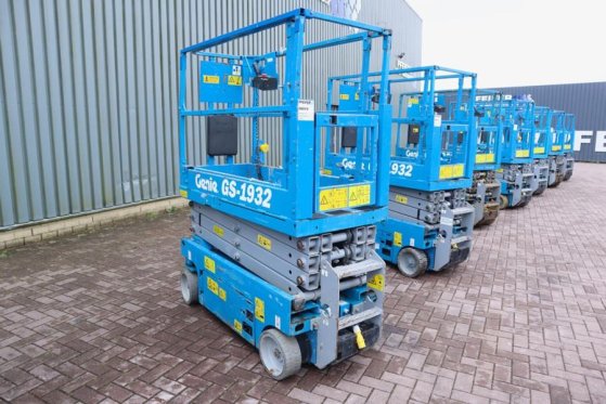 Genie GS1932 Electric, Working Height 7.8 m, 227kg Capac 4842 2013 2 Scissor Lifts