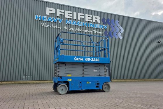 Genie GS3246 Electric, Working Height 11.75 m, 318kg Cap GS3246 Electric, Working Height 11.75 m, 318kg Cap 2015 2 Scissor...