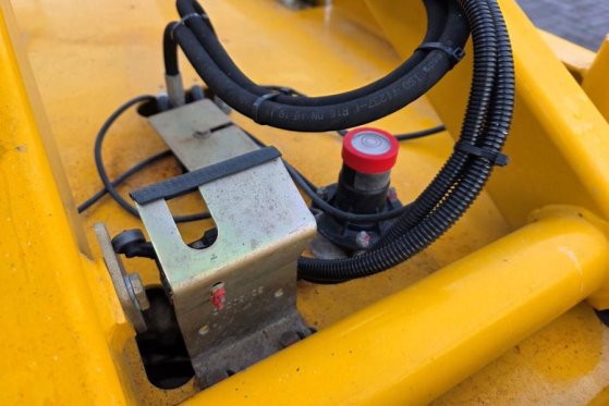 Haulotte Compact 8 Electric, 8.2m Working Height, 350kg Cap Haulotte Compact 8 Electric, 8.2m Working Height, 350kg Cap 20...