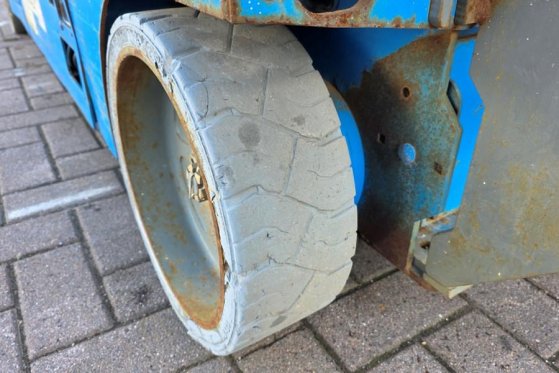 Genie GS2632 Electric, 10m Working Height, Non Marking T GS2632 Electric, 10m Working Height, Non Marking T 2011 2 Scissor...