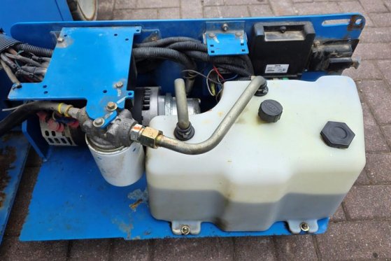 Genie GS2632 Electric, 10m Working Height, Non Marking T GS2632 Electric, 10m Working Height, Non Marking T 2013 2 Scissor...