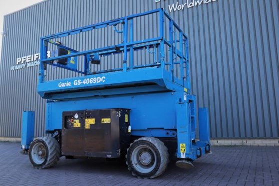 Genie GS4069DC Electric, 14m Working Height, 363kg Capac GS4069DC Electric, 14m Working Height, 363kg Capac 2014 2 Scissor...