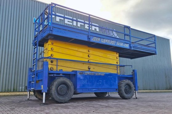 JLG 245-25 Diesel, 4x4 Drive, 26m Working Height, 750k 245-25 Diesel, 4x4 Drive, 26m Working Height, 750k 2008 2 Scissor L...