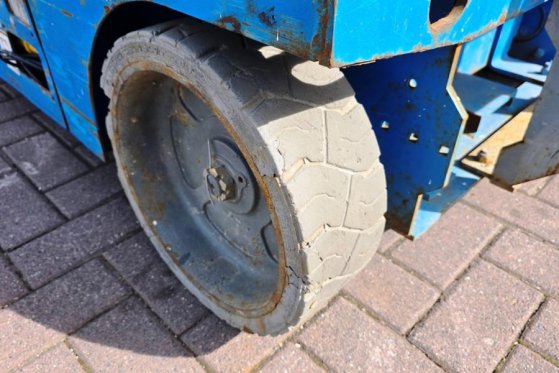 Genie GS3246 Electric, Working Height 11.75 m, 318kg Cap GS3246 Electric, Working Height 11.75 m, 318kg Cap 2013 2 Scissor...