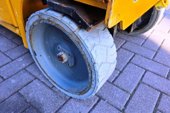 Haulotte Compact 8 Electric, 8.2m Working Height, 350kg Cap Haulotte Compact 8 Electric, 8.2m Working Height, 350kg Cap 20...