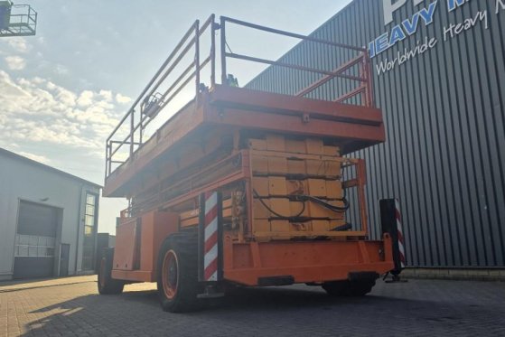 Holland Lift Megastar G320DL30-4WDS/N Diesel, 4x4x4 Drive, 34m Holland lift Megastar G320DL30-4WDS/N Diesel, 4x4x4 Drive, ...