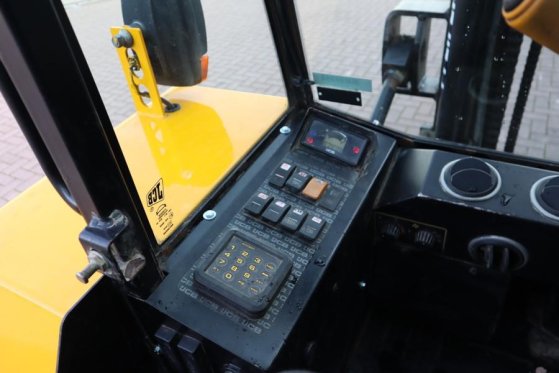 JCB 930-4 T4 Valid inspection, Diesel, 4x4 Drive, 5500 10124 2016 2 Rough Terrain Forklift image 25