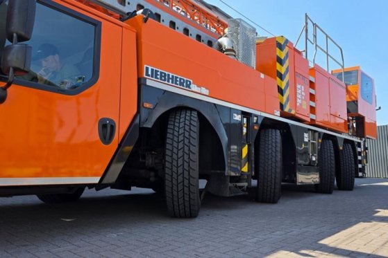 Liebherr MK88-4.1 Dutch vehicle registration, Valid inspect MK88-4.1 Dutch vehicle registration, Valid inspect 2020 2 Towe...