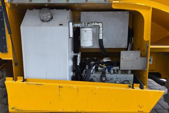 Haulotte Compact 12DX Diesel, 4x4 Drive, 12m Working Height Haulotte Compact 12DX Diesel, 4x4 Drive, 12m Working Height 20...