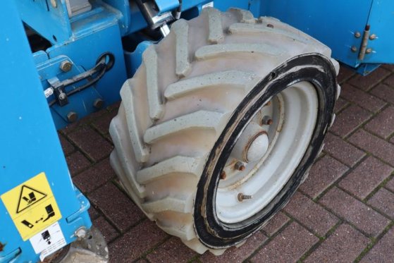 Genie GS4069DC Electric, 14m Working Height, 363kg Capac GS4069DC Electric, 14m Working Height, 363kg Capac 2014 2 Scissor...