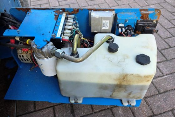 Genie GS2632 Electric, 10m Working Height, Non Marking T GS2632 Electric, 10m Working Height, Non Marking T 2011 2 Scissor...