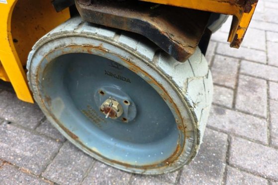 Haulotte Compact 8 Electric, 8.2m Working Height, 350kg Cap Haulotte Compact 8 Electric, 8.2m Working Height, 350kg Cap 20...