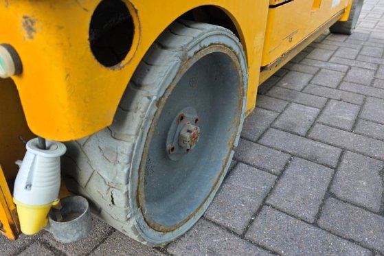 Haulotte Compact 10N Electric, 10m Working Height, 230kg Ca Haulotte Compact 10N Electric, 10m Working Height, 230kg Ca 20...