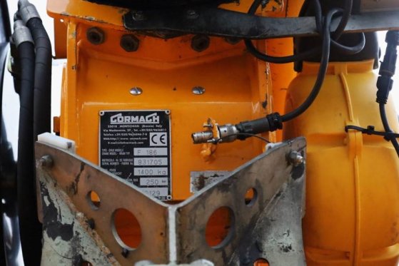 Volvo FH12 With Cormach 135t/m Crane Volvo FH12 10x4 Wit 590 2014 2 Mobile Cranes image 41