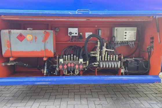 Liftlux SL205-25 D4WDS/P Diesel, 4x4 Drive, Hydraulic Deck Liftlux SL205-25 D4WDS/P Diesel, 4x4 Drive, Hydraulic Deck 2002...