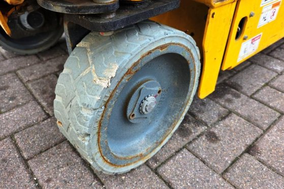 Haulotte Optimum 8 Electric, 7.77m Working Height, 230kg Ca Haulotte Optimum 8 Electric, 7.77m Working Height, 230kg Ca 20...
