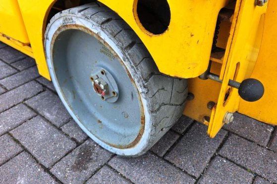 Haulotte Compact 10N Electric, 10m Working Height, 230kg Ca Haulotte Compact 10N Electric, 10m Working Height, 230kg Ca 20...