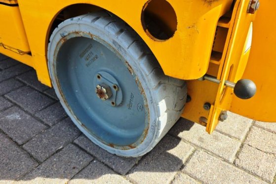 Haulotte Compact 8 Electric, 8.2m Working Height, 350kg Cap Haulotte Compact 8 Electric, 8.2m Working Height, 350kg Cap 20...