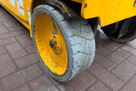 Haulotte Compact 8 As-Is, Electric, 8m Working Height, 350k Haulotte Compact 8 As-Is, Electric, 8m Working Height, 350k 20...