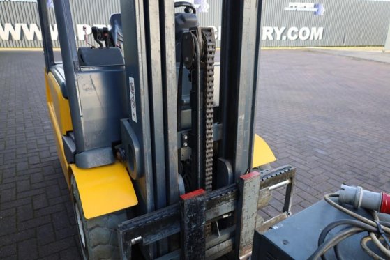 Jungheinrich EFG425K Electric, 2500kg Capacity, Lifting Height EFG425K Electric, 2500kg Capacity, Lifting Height 2009 2 Fo...