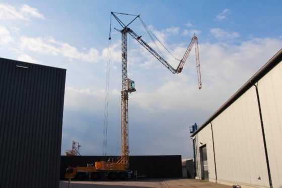 Liebherr MK88 Plus Valid Inspection, 45 m Flight, 8t Cap, P MK88 Plus Valid Inspection, 45 m Flight, 8t Cap, P 2018 2 Towe...