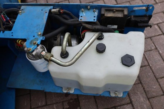 Genie GS3232 Hydraulic Outriggers, Electric, 11.75m Work GS3232 Hydraulic Outriggers, Electric, 11.75m Work 2013 2 Scissor...