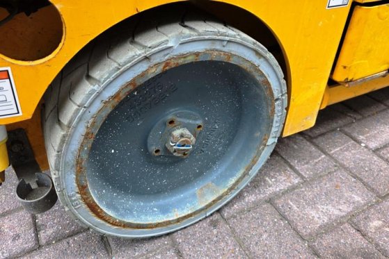 Haulotte Compact 8 Electric, 8.2m Working Height, 350kg Cap Haulotte Compact 8 Electric, 8.2m Working Height, 350kg Cap 20...