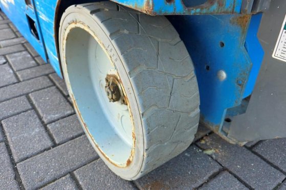 Genie GS2632 Electric, 10m Working Height, 227kg Capacit GS2632 Electric, 10m Working Height, 227kg Capacit 2011 2 Scissor...