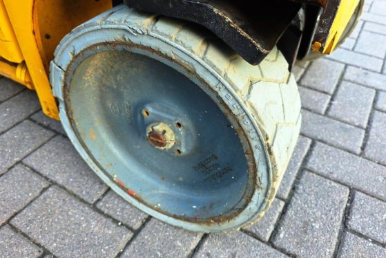 Haulotte Compact 8 Electric, 8.2m Working Height, 350kg Cap Haulotte Compact 8 Electric, 8.2m Working Height, 350kg Cap 20...