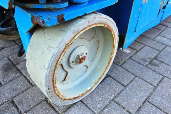 Genie GS2632 Electric, 10m Working Height, Non Marking T GS2632 Electric, 10m Working Height, Non Marking T 2015 2 Scissor...