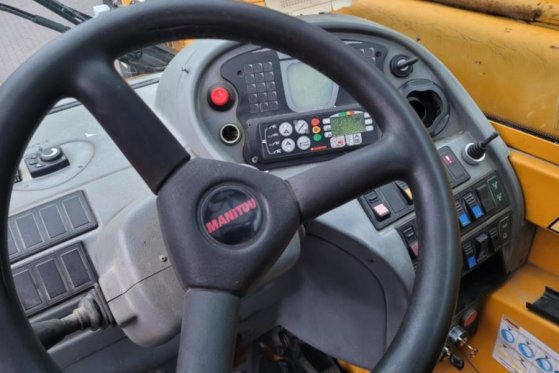 Manitou MRT2150 Privilege As-Is, Diesel, 4x4x4 Drive, 20.6 MRT2150 Privilege As-Is, Diesel, 4x4x4 Drive, 20.6 2012 2 image 27